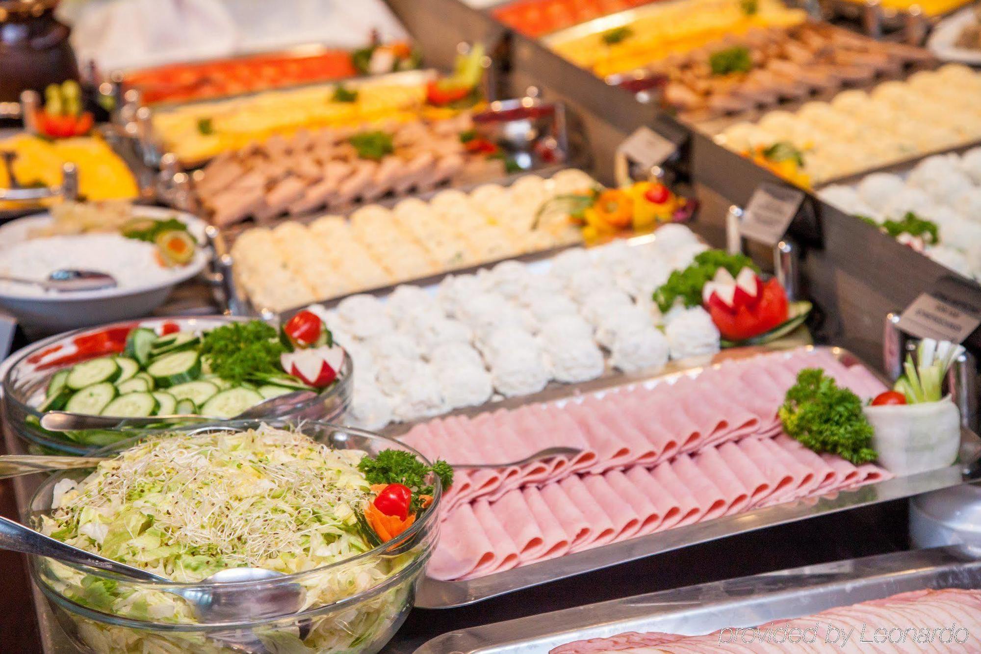 & Wellness Diament Готель Устронь